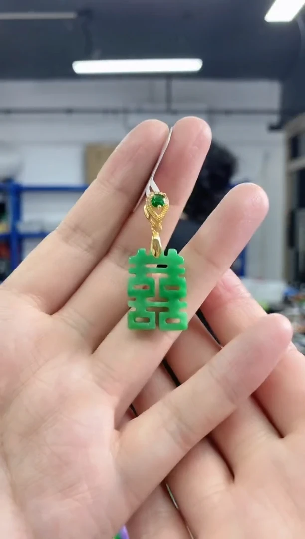 翡翠未镶嵌颈饰多样性发其一颜色微差