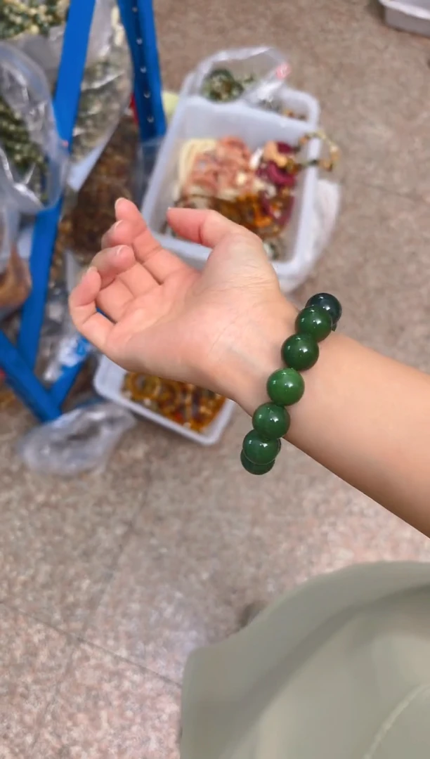 吊坠菩提根/象牙果帝王绿单圈手串