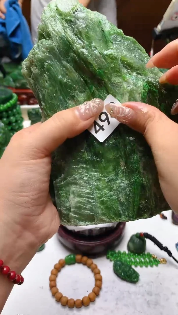 未镶嵌和田玉（碧玉）珠宝半成品1