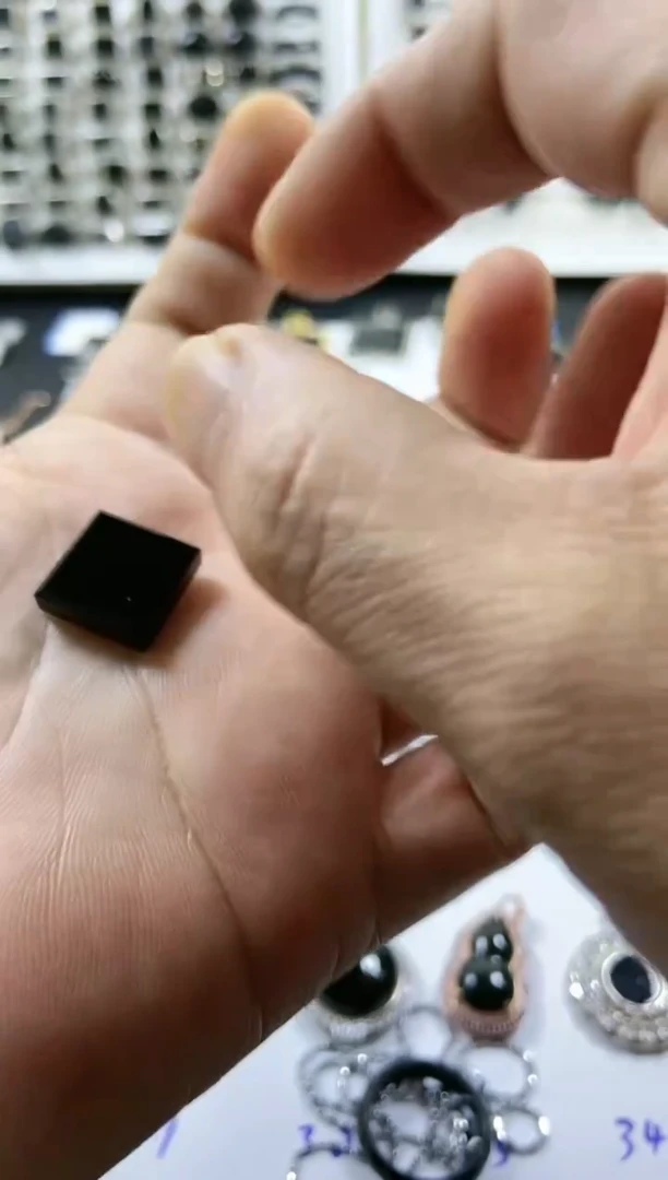 未镶嵌裸石翡翠方形