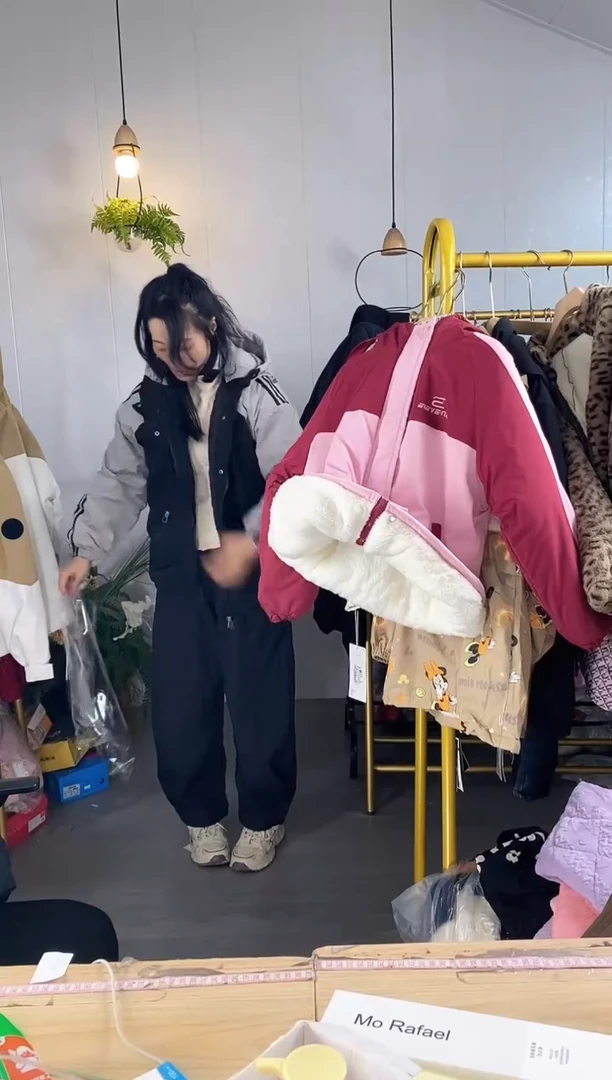 170码拼色袖加棉外套【钉扣有洞】【278