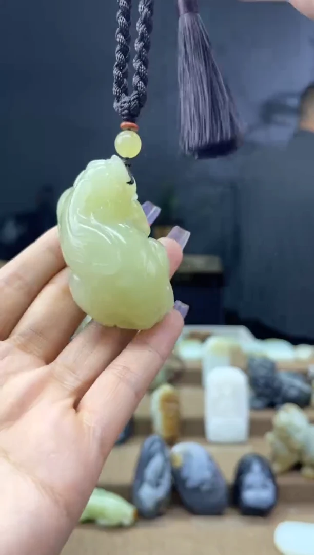 颈饰未镶嵌和田玉1