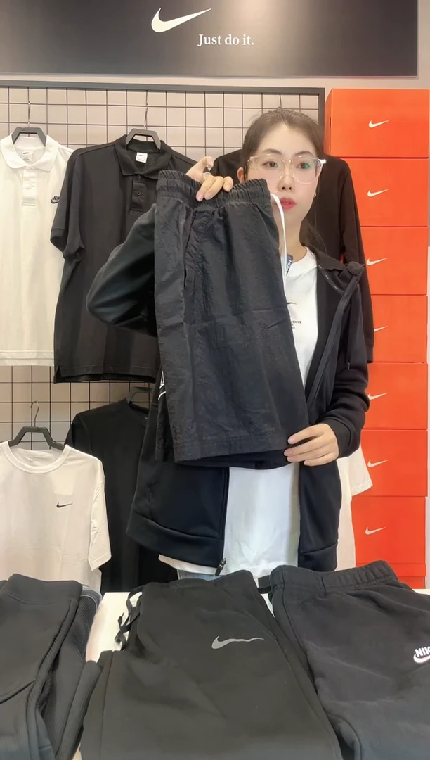 3811黑色速干短裤L码 140斤-160斤