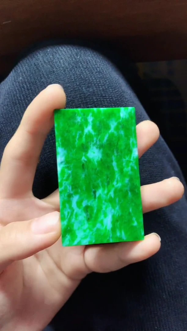 颈饰未镶嵌翡翠擎**柱天然A货翡翠