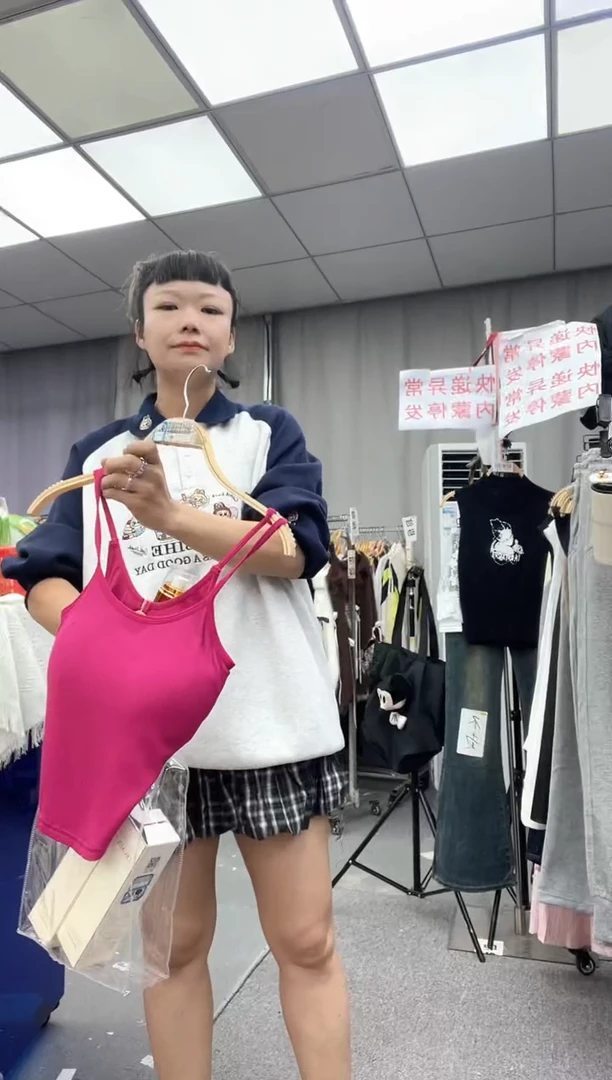 棉  水 ++  乳  大哥家漂亮衣服漂亮颜色