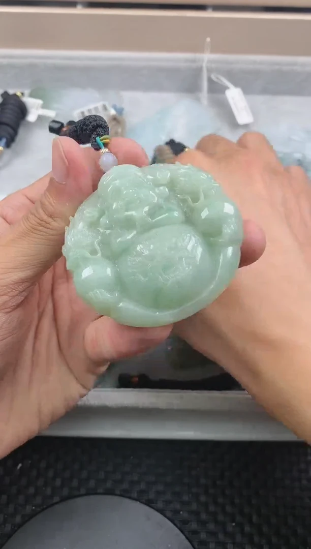 翡翠未镶嵌颈饰