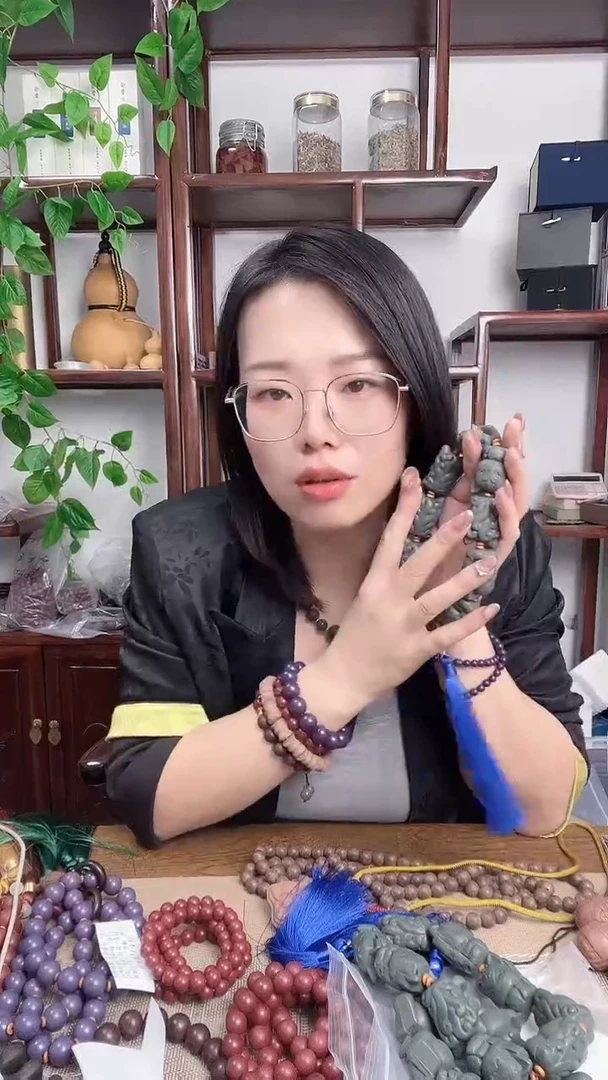 泥塑秒睡凝神的爱心狐