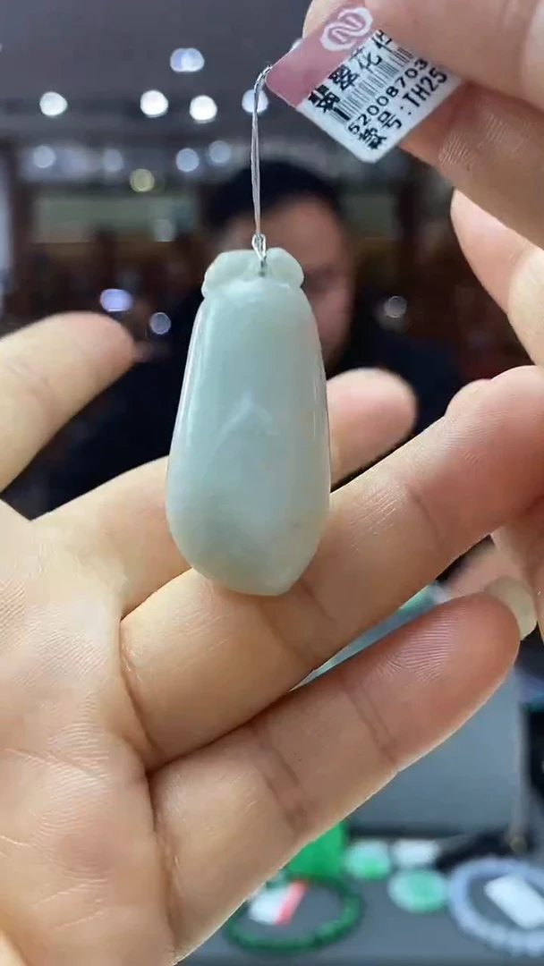 颈饰未镶嵌翡翠福瓜