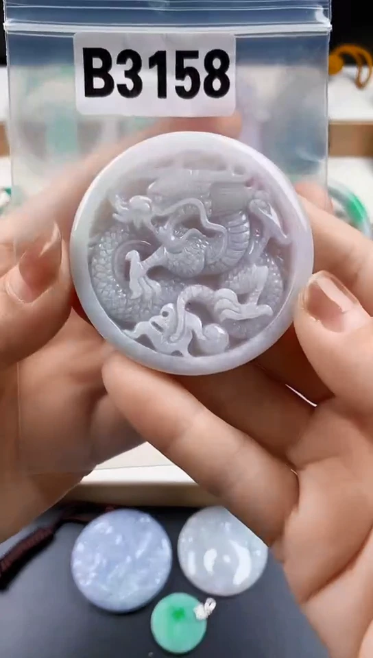 颈饰未镶嵌翡翠天然翡翠吊坠挂件
