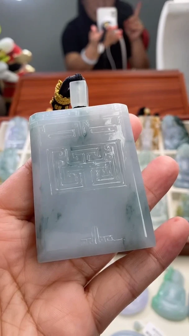 翡翠未镶嵌颈饰木*楠天然缅甸翡翠A货