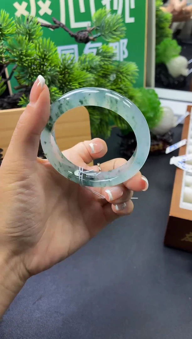 未镶嵌手镯翡翠,全款19.8W，定金2W