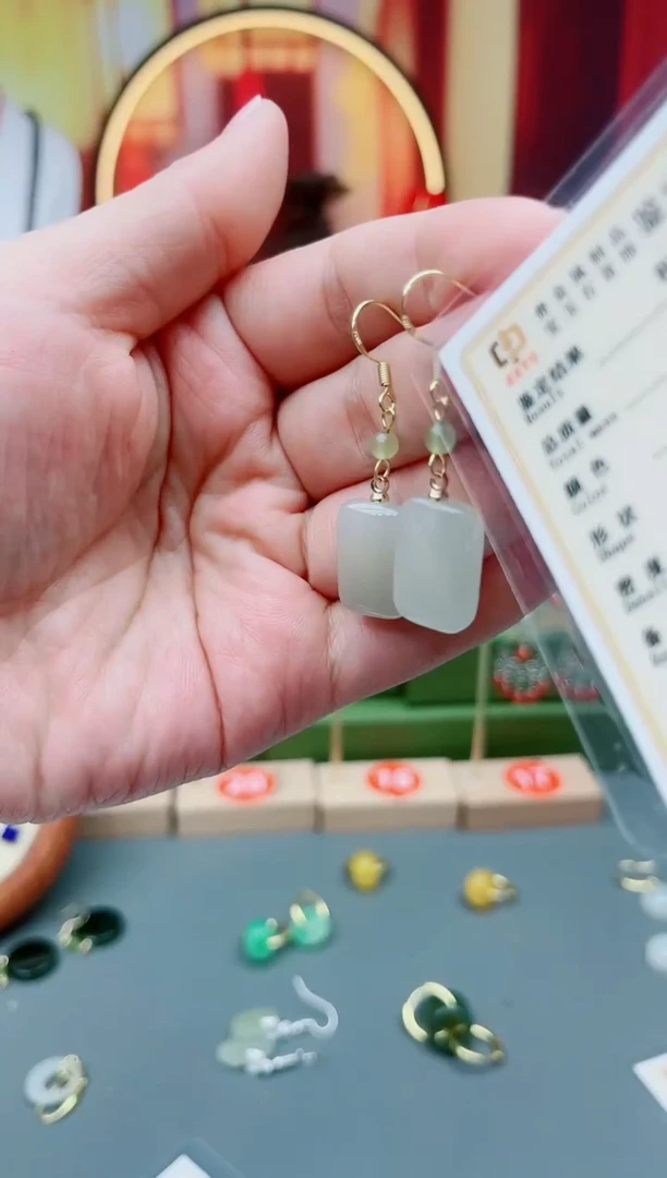 未镶嵌和田玉耳饰无事牌