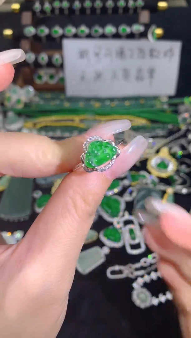 翡翠戒指未镶嵌戒指