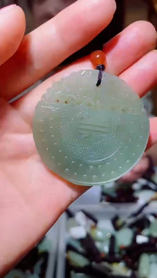 和田玉未镶嵌颈饰1