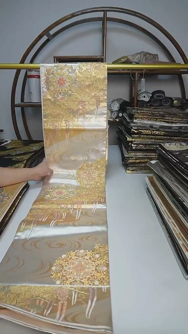 织绣71西阵织六通宝相花