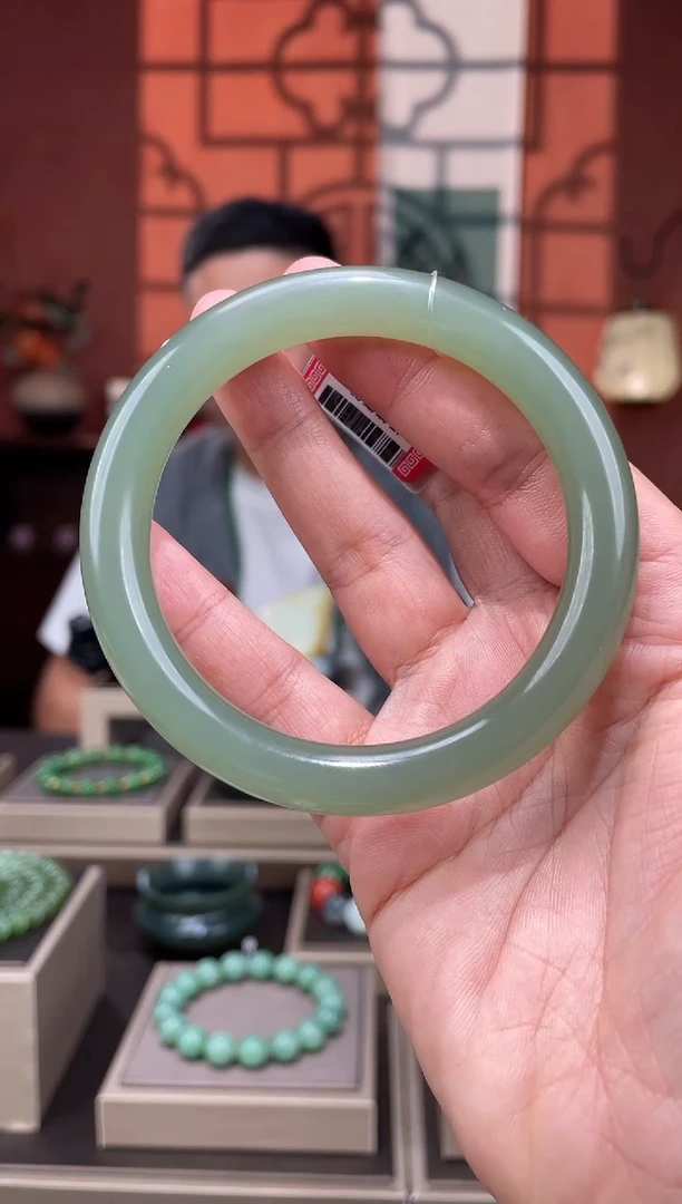 未镶嵌手镯和田玉56圈口手镯