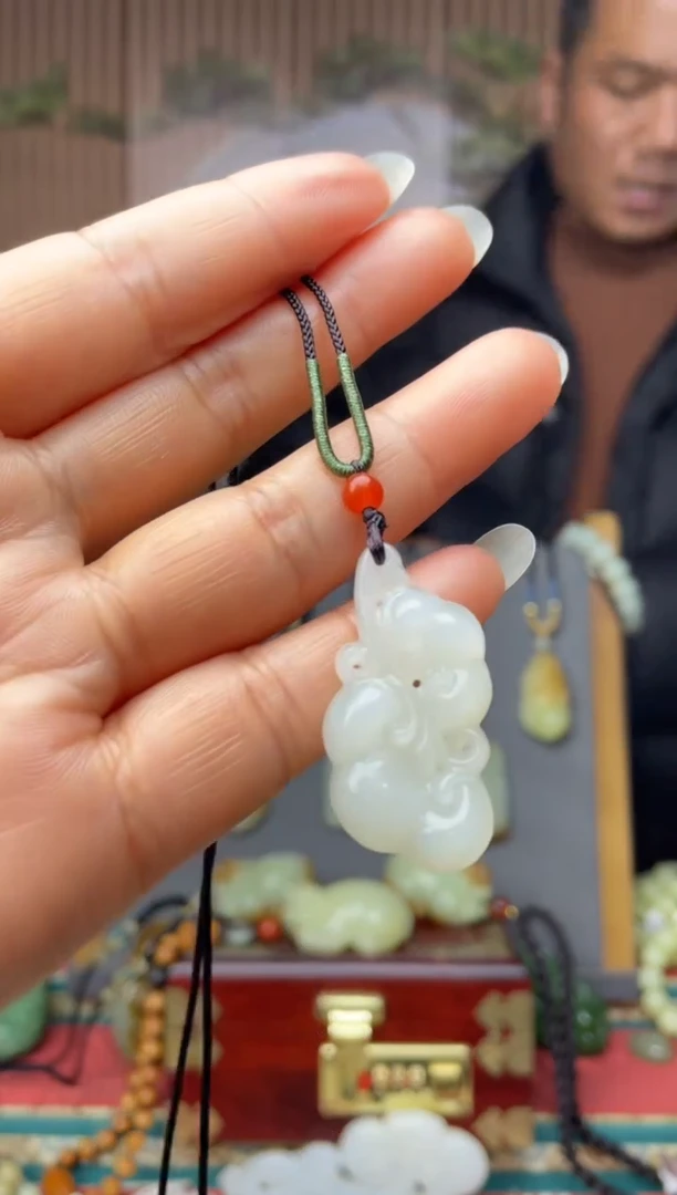 颈饰未镶嵌和田玉拍一发一