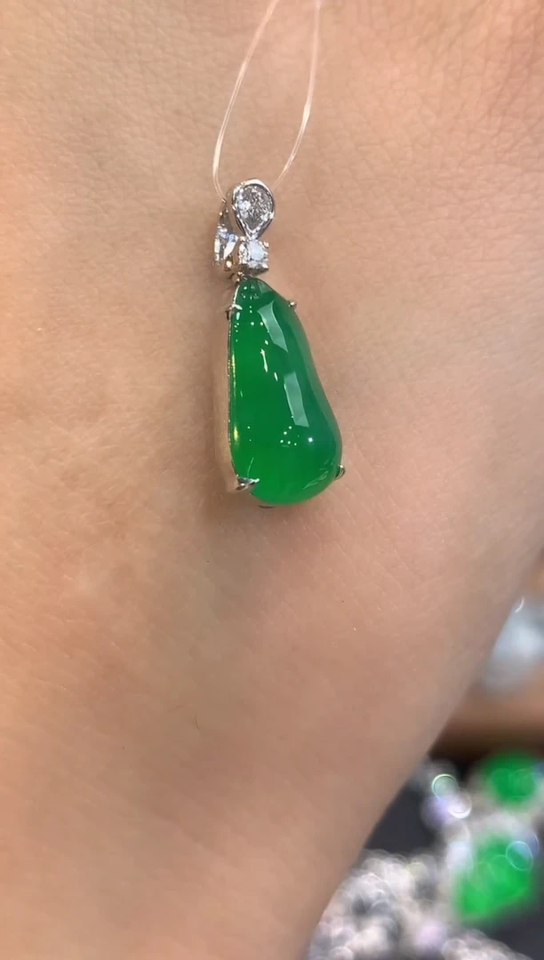 吊坠(不含链)18K金镶嵌翡翠q76