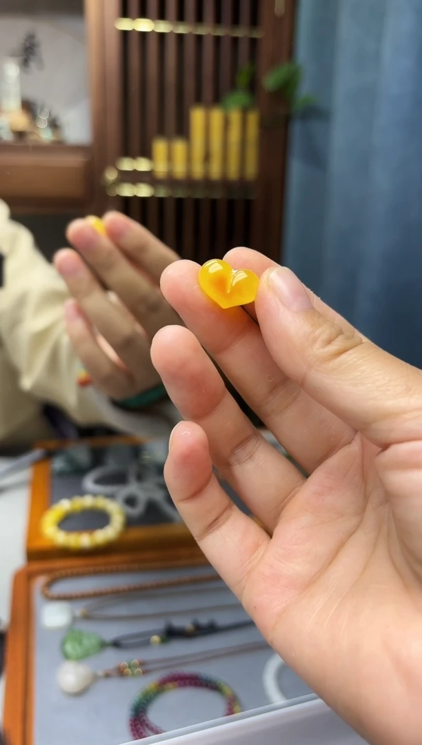 裸石蜜蜡未镶嵌蜜蜡爱心配饰GW