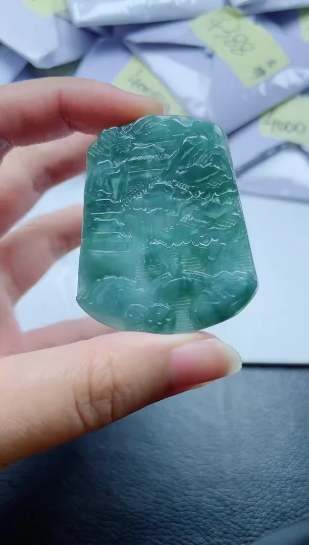 翡翠未镶嵌颈饰