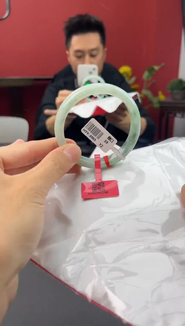 未镶嵌手镯翡翠3
