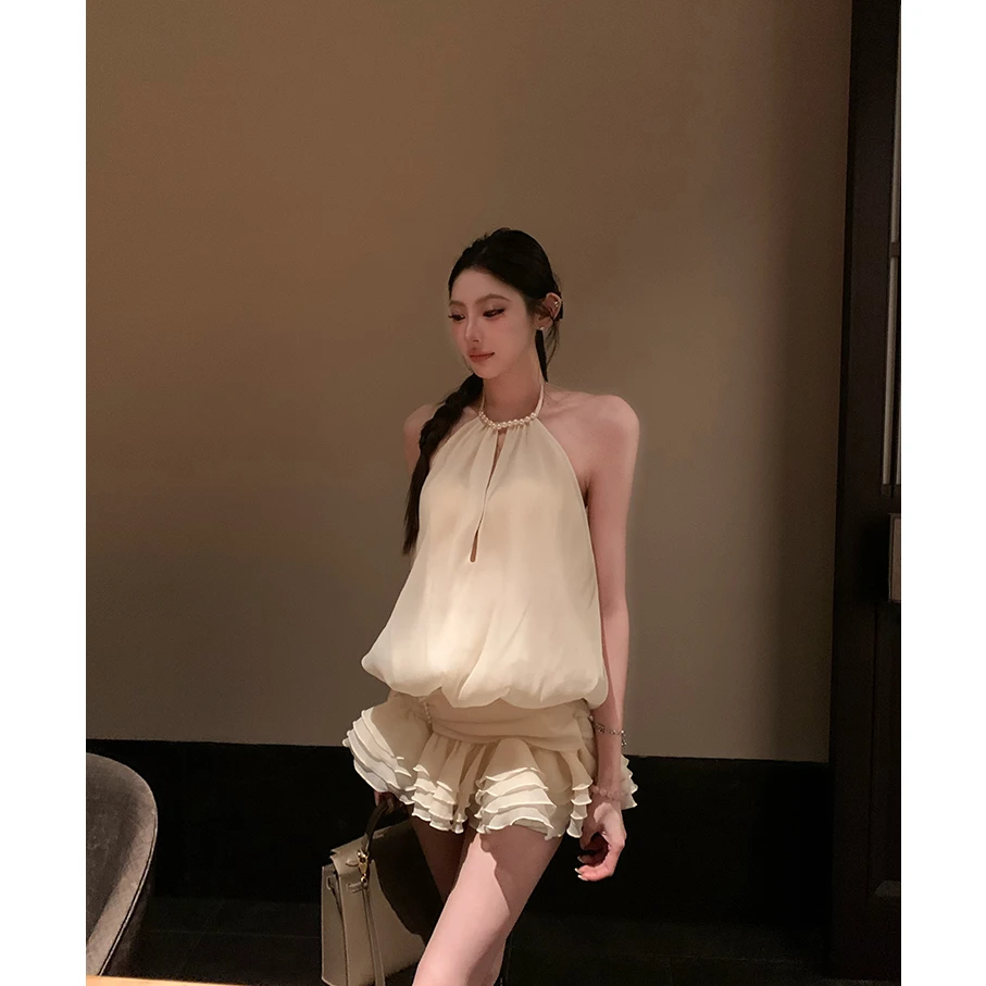 2025夏日沙滩浪漫甜欲珍珠装饰系带挂脖露背肌理皱蓬蓬连衣裙收腰