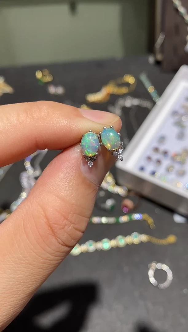 银S925镶嵌欧泊珠宝奇石耳钉