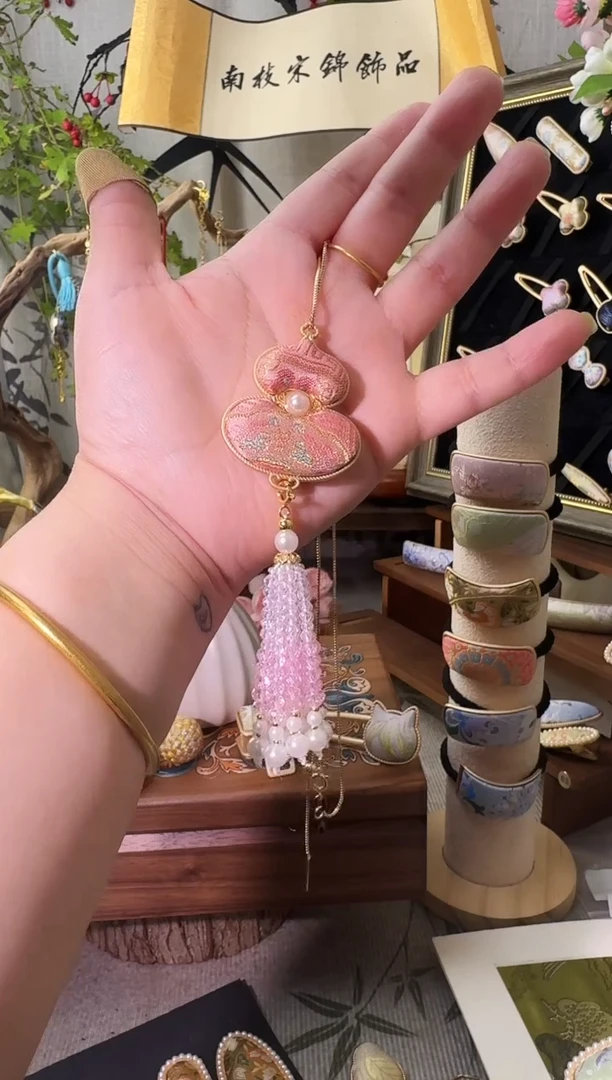 皮质铁合金?粉宝象葫芦项链
