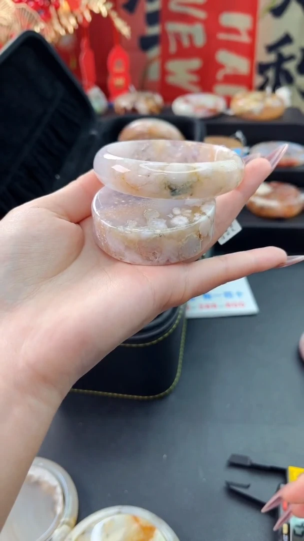 【闪购商品】石英质玉手镯未镶嵌赠送镯心（57圈口）