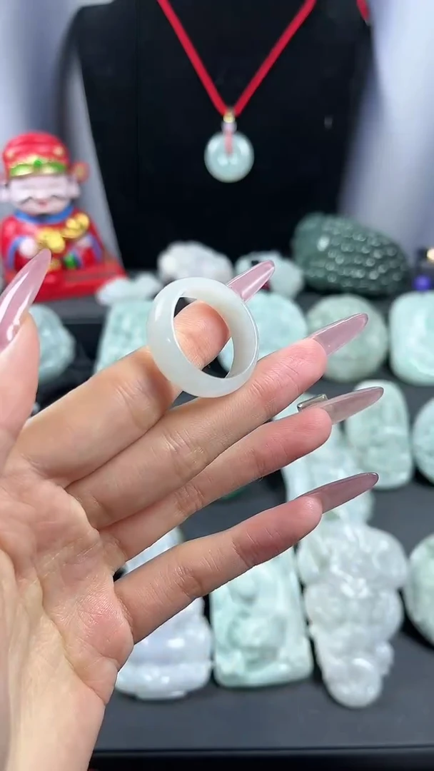【闪购商品】翡翠颈饰未镶嵌扳指 21.3圈口
