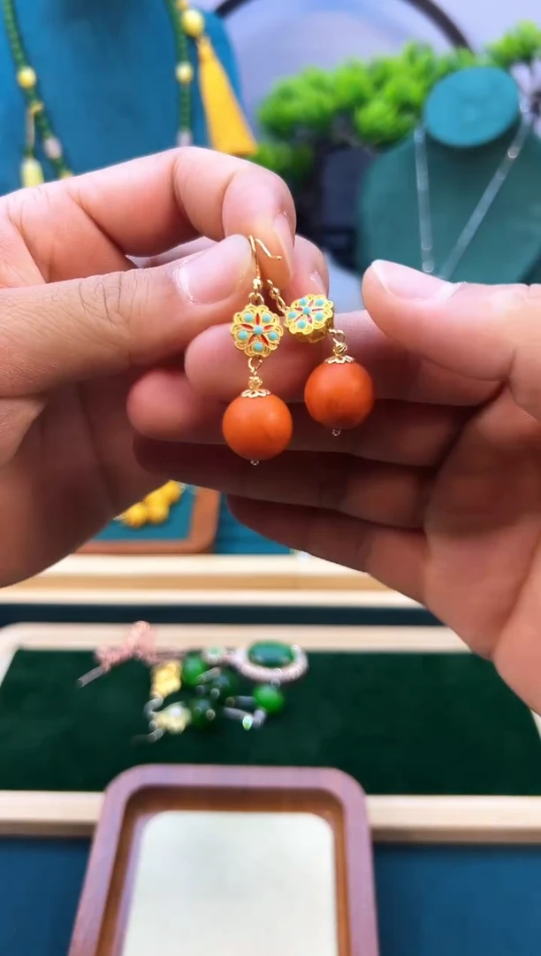 14K金镶嵌蜜蜡耳饰E428