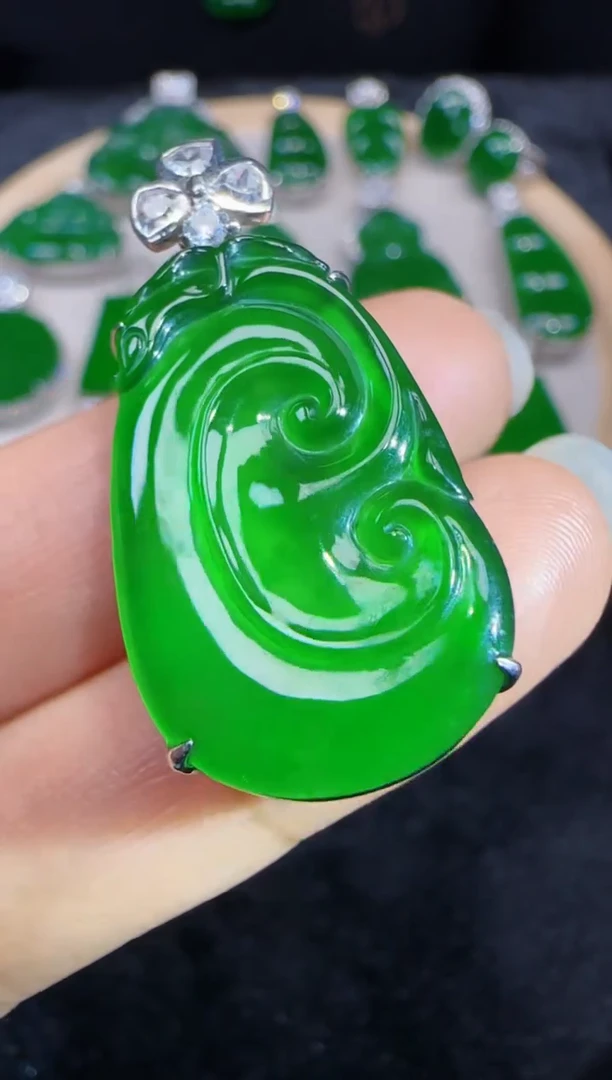 未镶嵌定制翡翠翡翠吊坠82