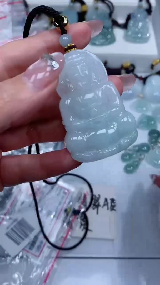 颈饰未镶嵌翡翠吊坠