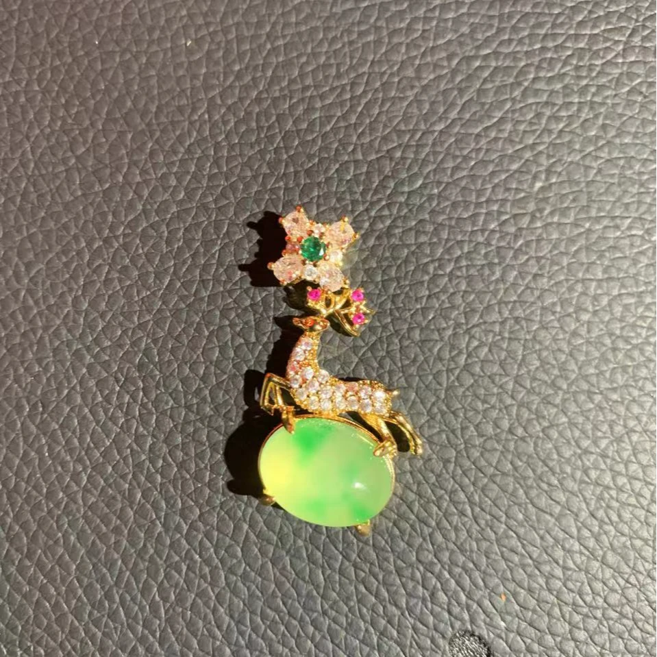 翡翠小鹿吊坠（多样发其一）B270