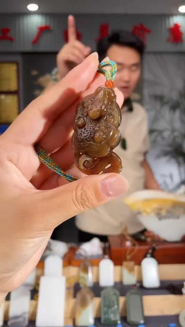 和田玉未镶嵌颈饰1