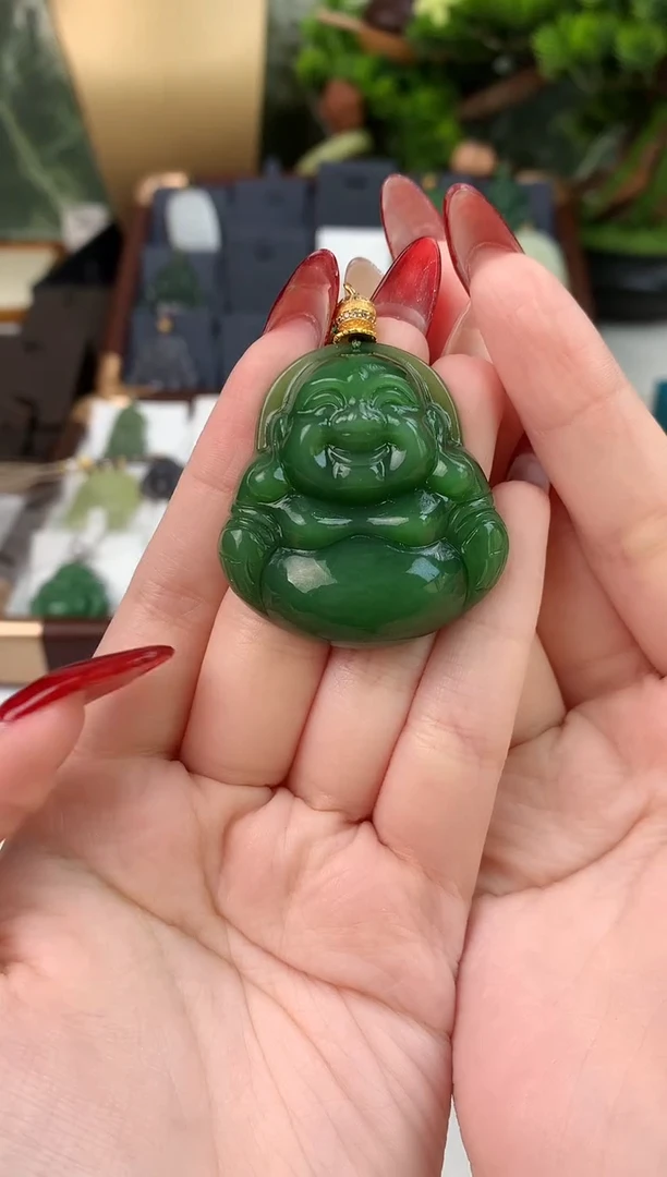 颈饰未镶嵌和田玉吊坠