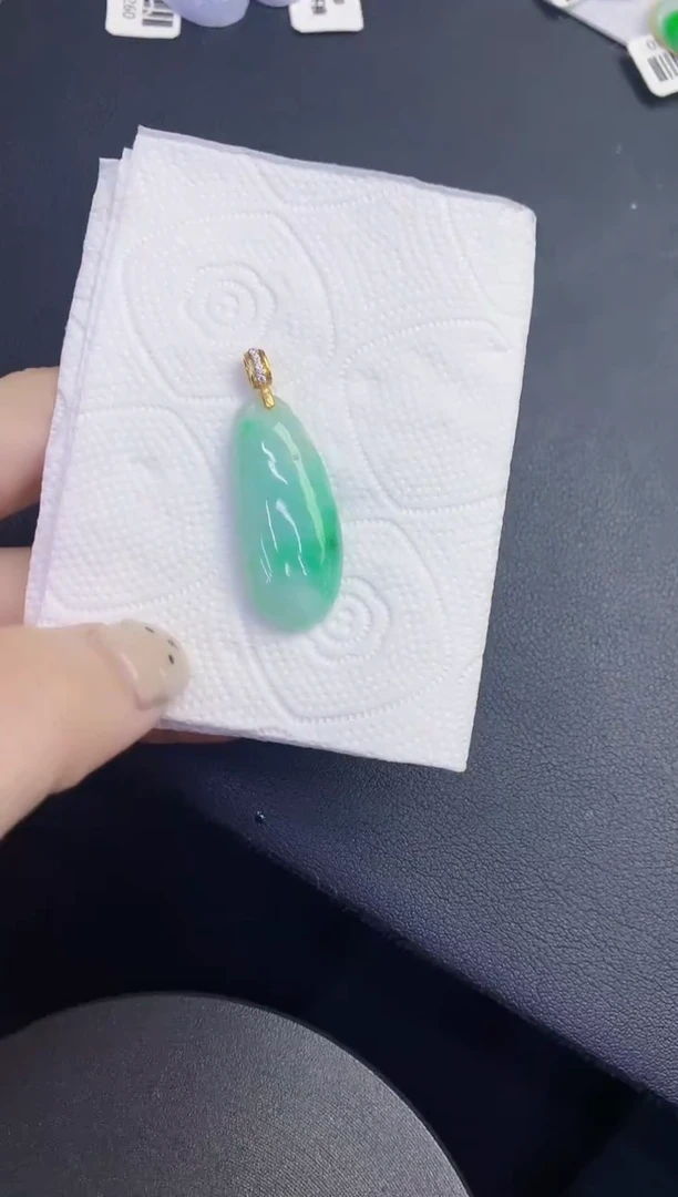 颈饰未镶嵌翡翠缅甸天然翡翠A货