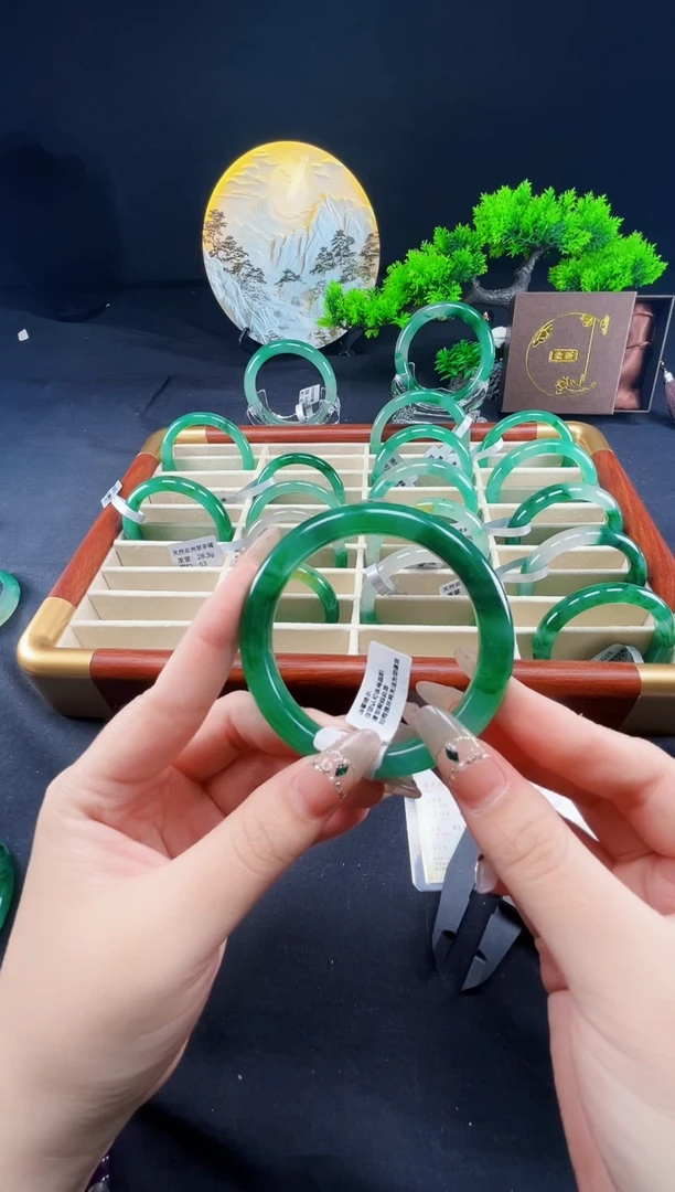 未镶嵌手镯石英质玉（非洲翠）真品上等纯天然非洲翠玉手镯石英质玉