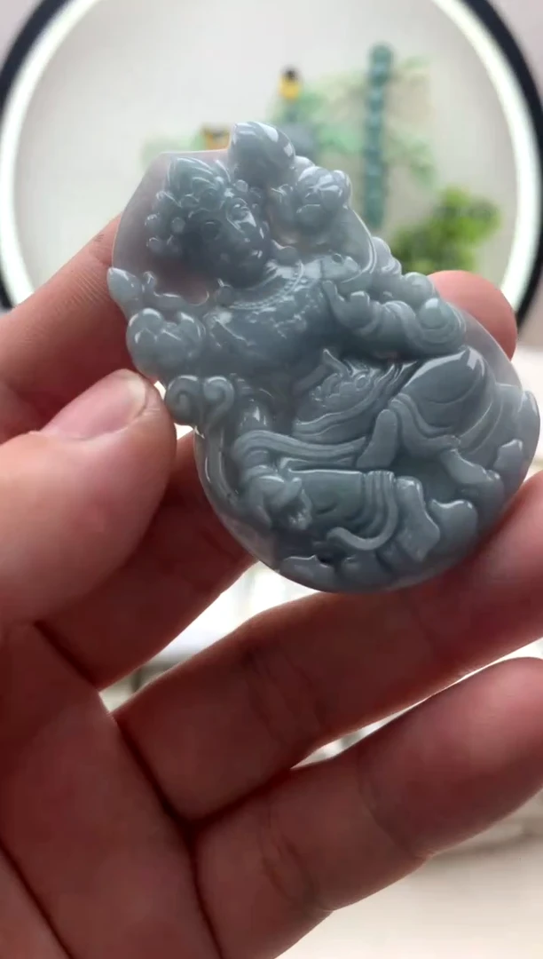 翡翠未镶嵌颈饰度母观音