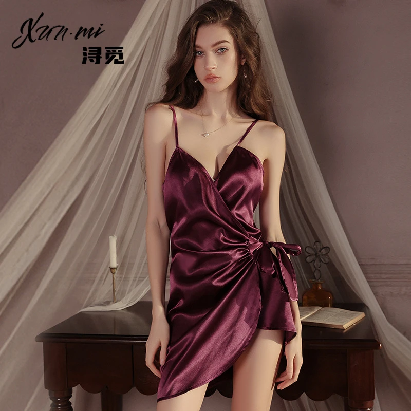 Xunmi/浔觅 紫色褶皱缎面睡衣甜美性感系带睡裙