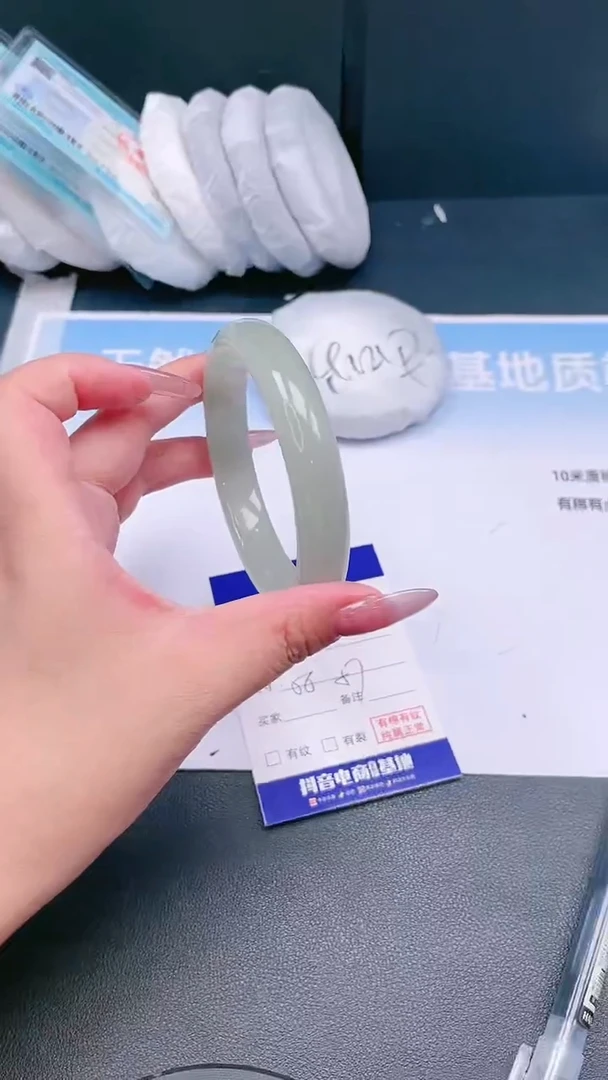 未镶嵌手镯石英质玉19T192-61