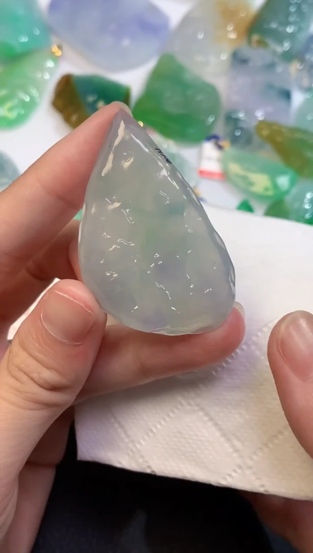 颈饰未镶嵌翡翠