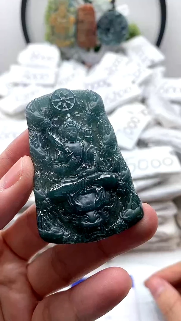 【闪购商品】翡翠颈饰未镶嵌虚空藏