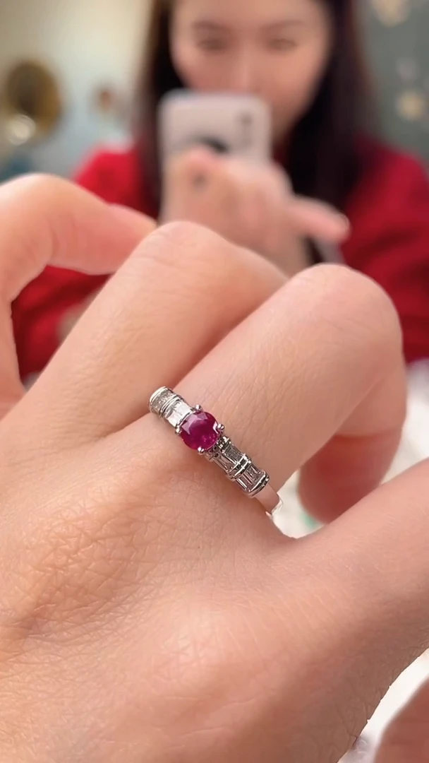 铂Pt950镶嵌戒指红宝石缅甸鸽血红主石：0.41ct