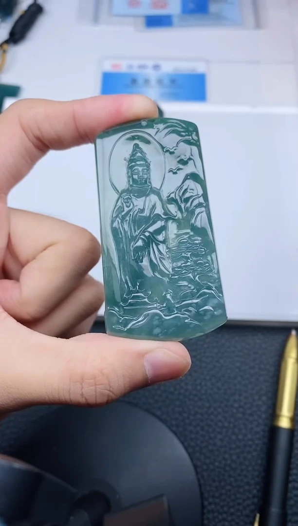 颈饰未镶嵌翡翠