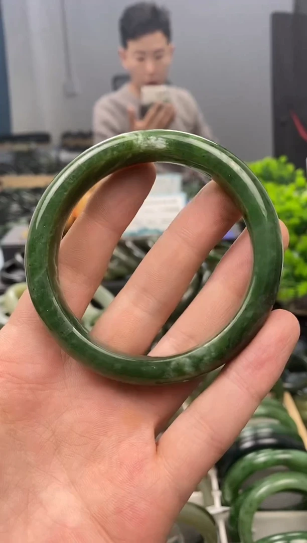 未镶嵌手镯和田玉61