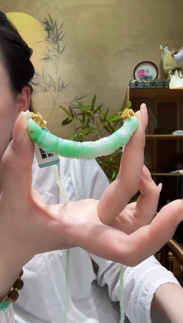 颈饰未镶嵌翡翠吊坠