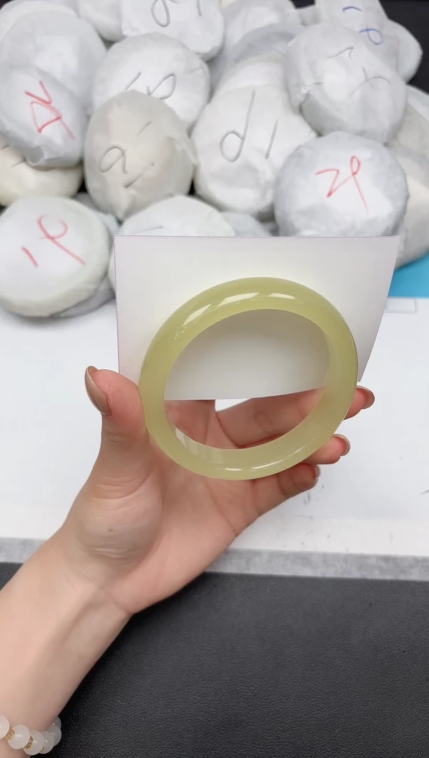 未镶嵌手镯石英质玉237/6061