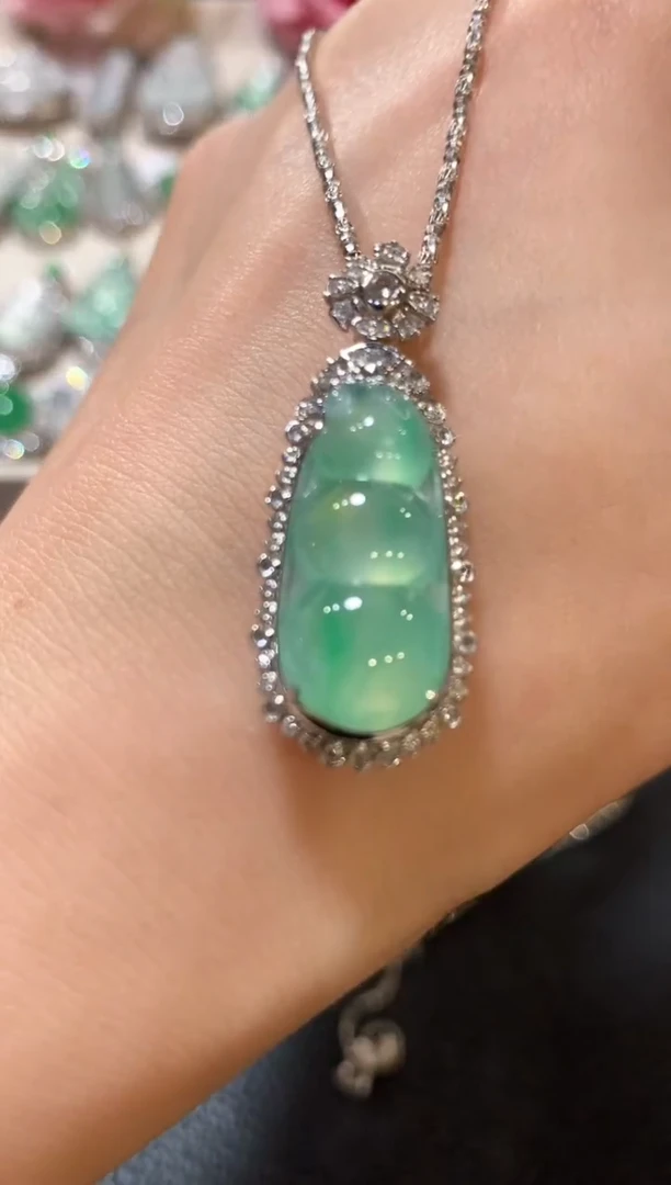 吊坠(不含链)18K金镶嵌翡翠z82