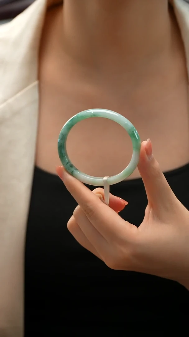 翡翠手镯（贵妃镯）未镶嵌14号